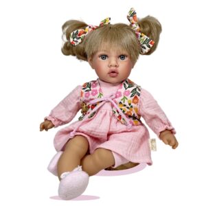 Kira – Nines d’Onil élethű játékbaba